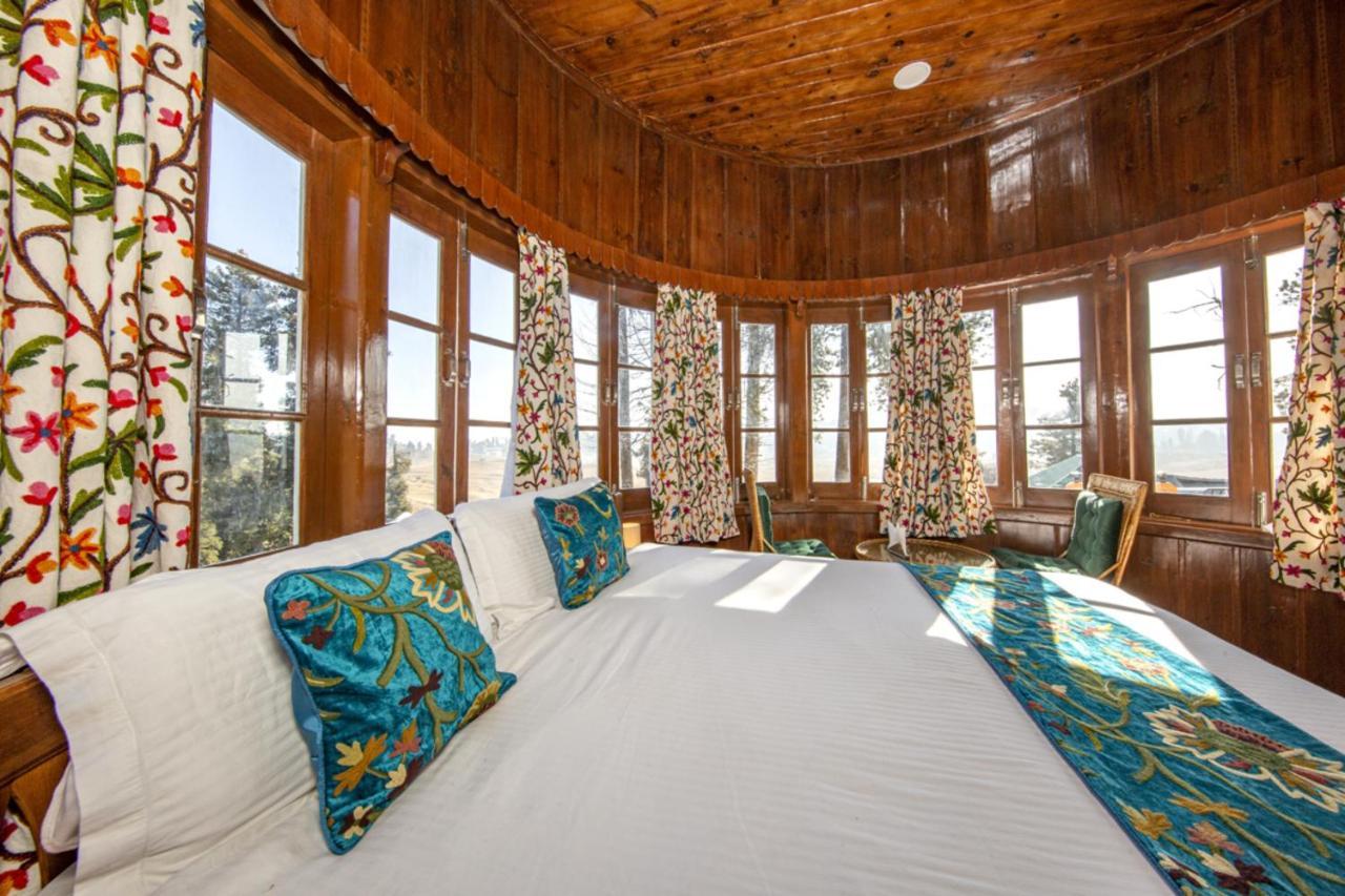 Gulmarg Ski Hill Resort Exterior photo