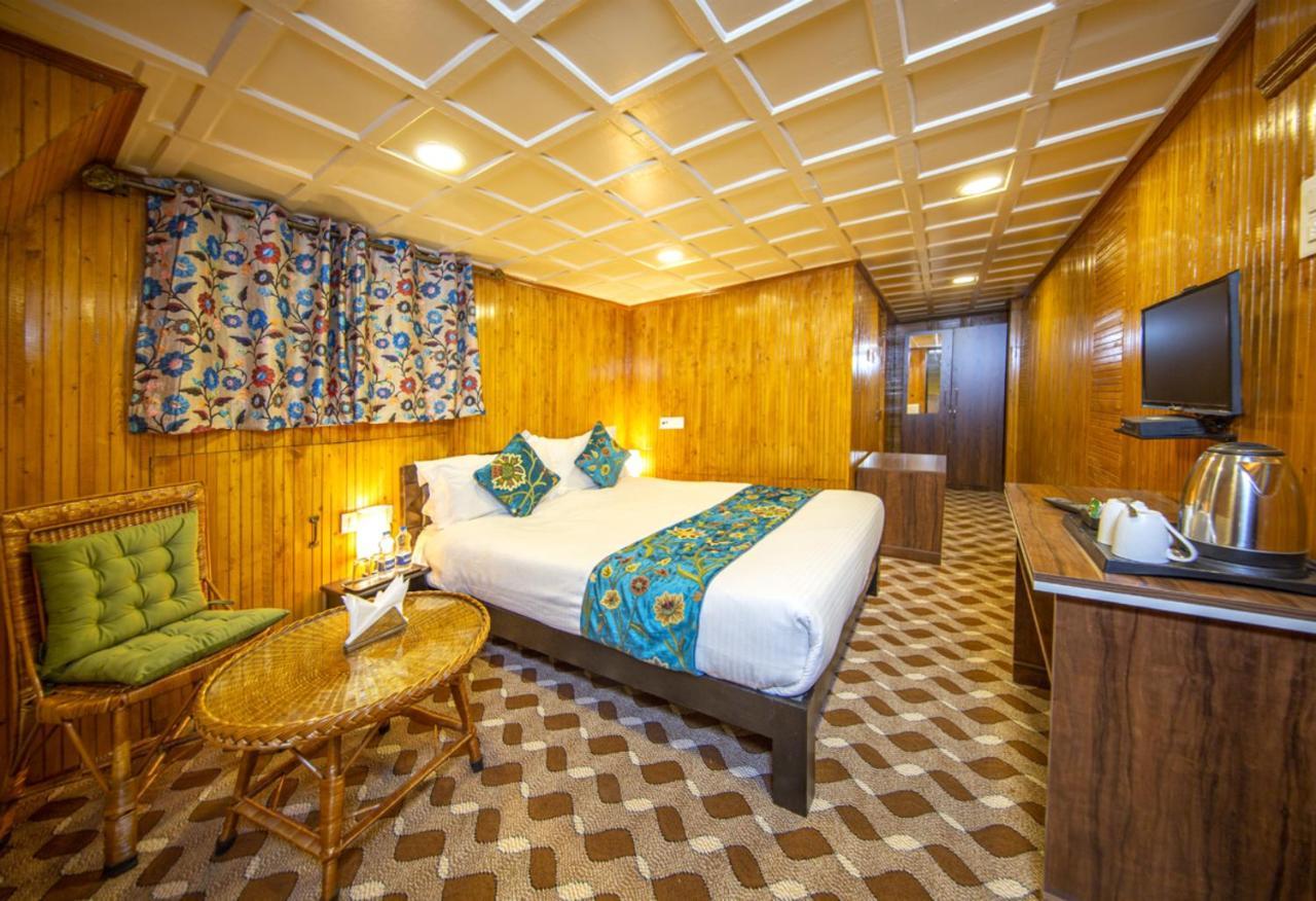 Gulmarg Ski Hill Resort Exterior photo