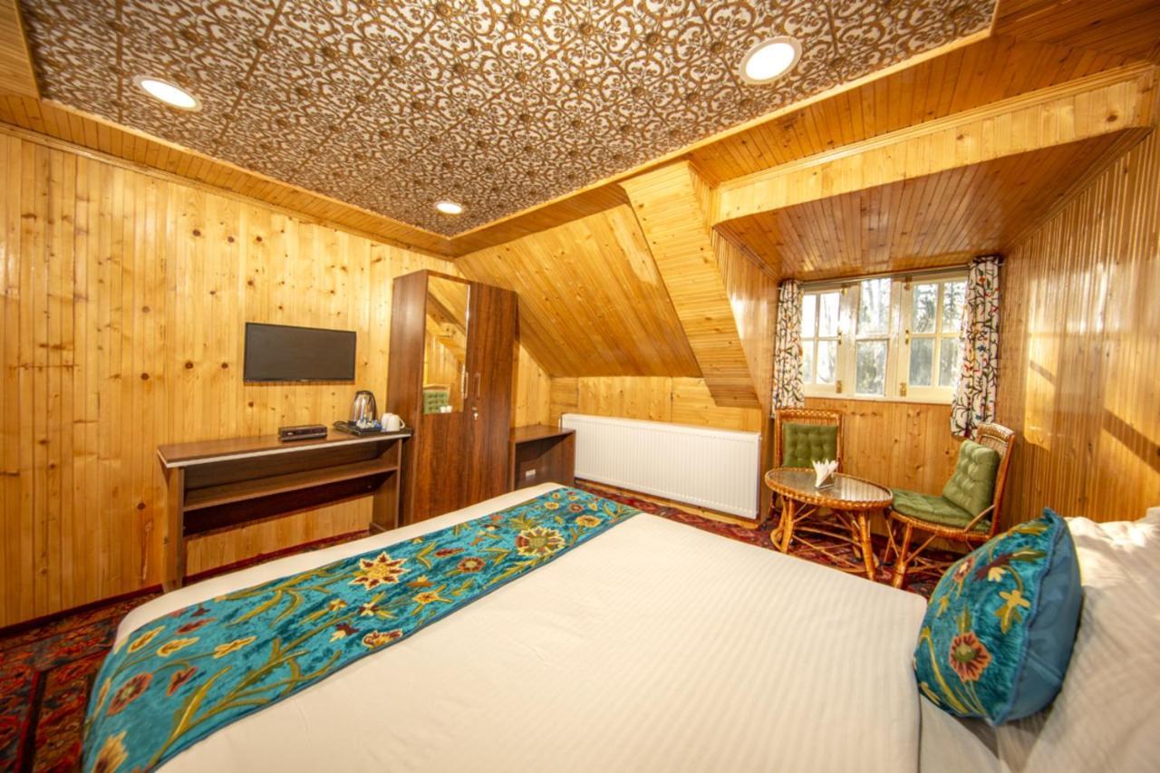 Gulmarg Ski Hill Resort Exterior photo