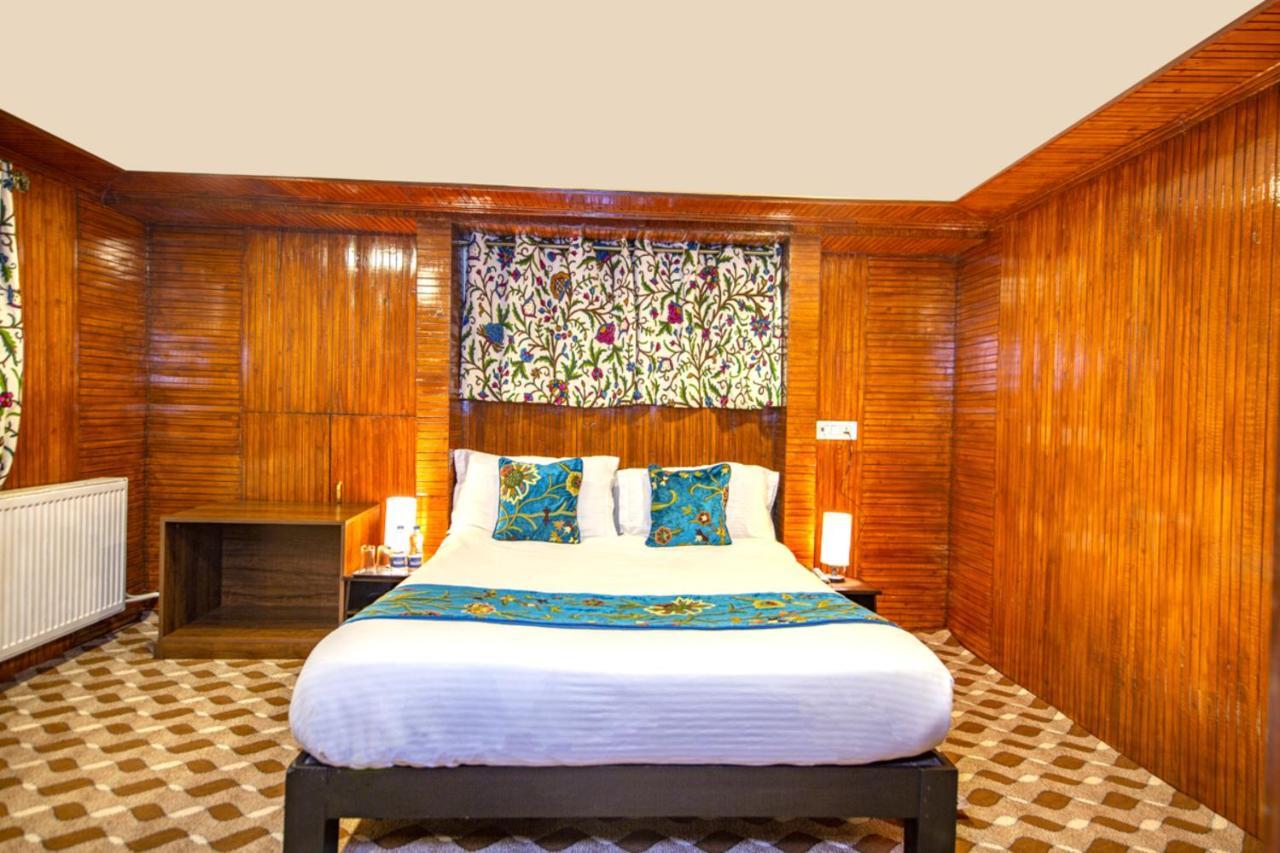 Gulmarg Ski Hill Resort Exterior photo